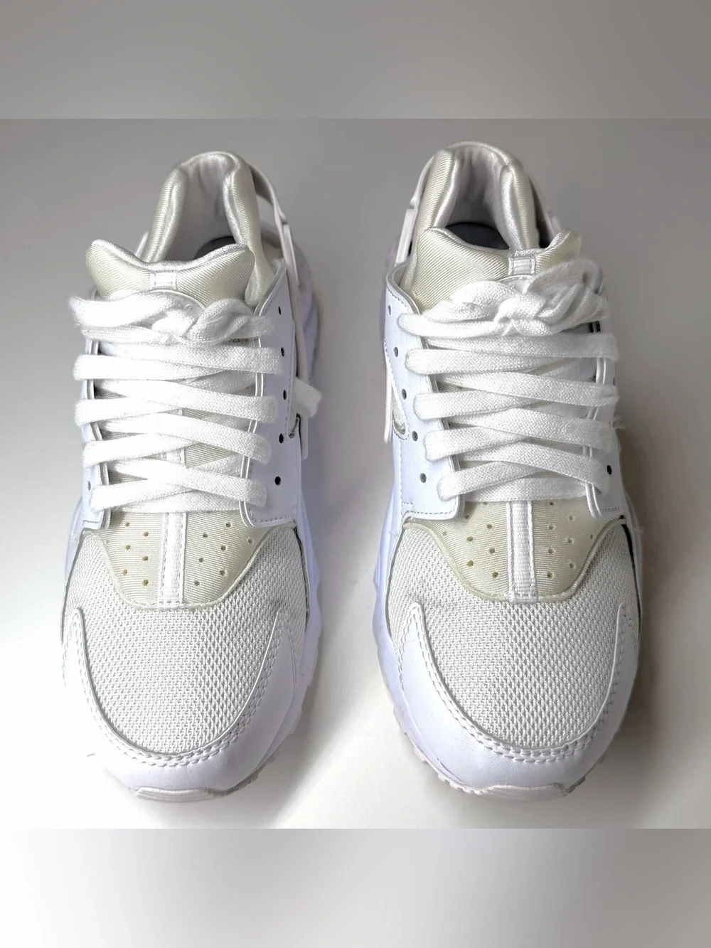 Nike Air Huarache Run (GS) Youth's Size 6.5 Y Sneakers Triple White